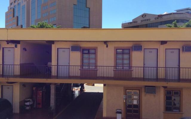 Отель Expo Hotel Guadalajara Мексика, Гвадалахара - отзывы, цены и фото номеров - забронировать отель Expo Hotel Guadalajara онлайн вид на фасад