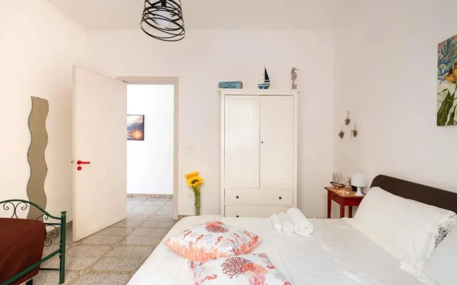 Sunny Haven Villa In Torre Lapillo