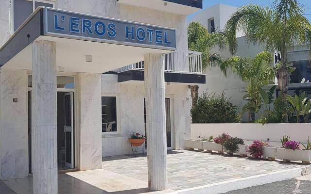 L' Eros Hotel вид на фасад