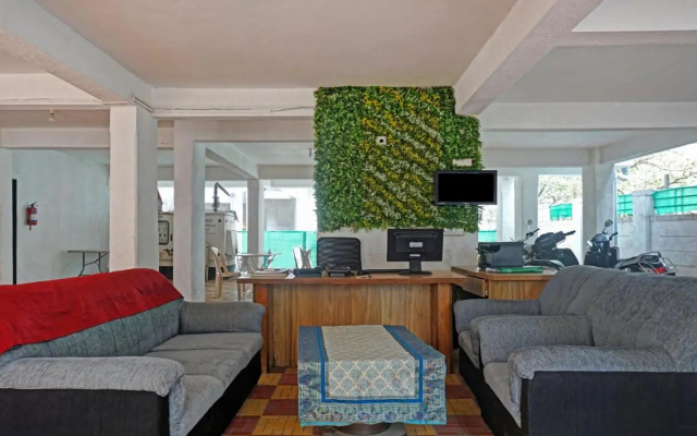 Itsy Hotels AY Plus Hotels