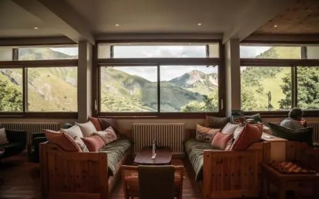 Hotel Les Cedres