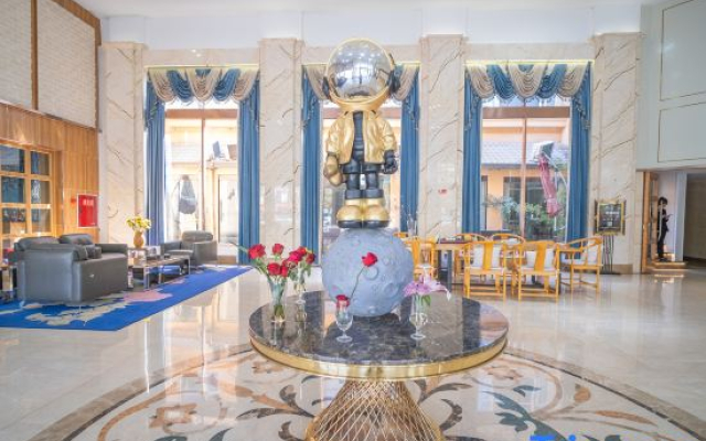 Yihai Resort Hotel (Xichang Qionghai Wetland Branch)