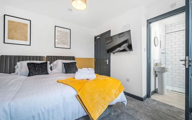 5-bed 5 En-suite Apartment in Manchester