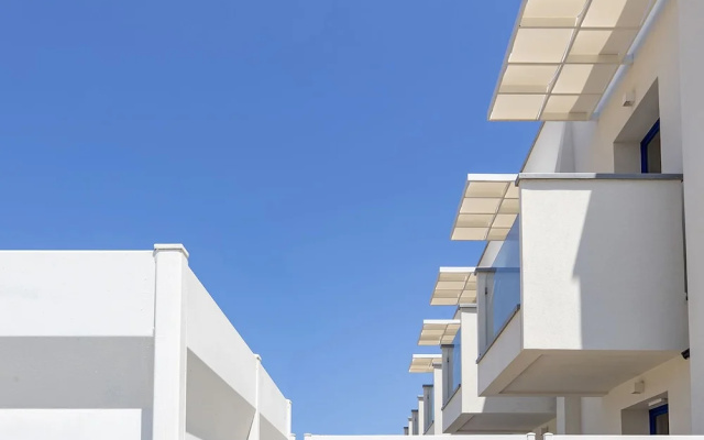 Sundeck Hotel & Spa