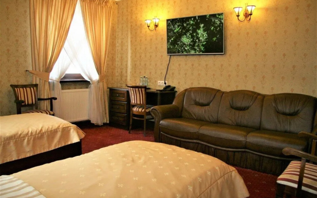 Zespół Dworski Hotel Sarmata