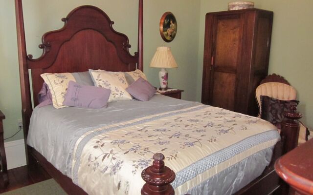 Отель Baer House Inn вид на фасад