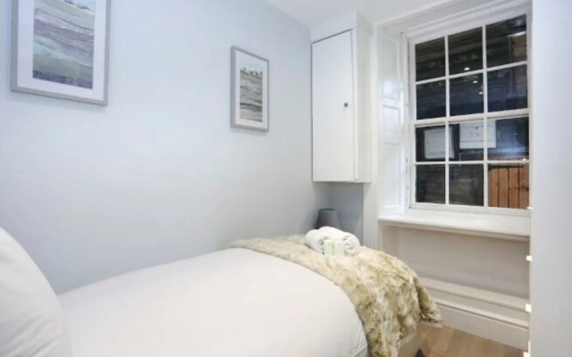 Modern, Stylish Apt. in Excellent Central Location
