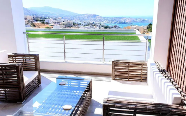 Luxurious Brand New Flat Sea View