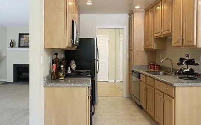 Laurel Grove Apartments