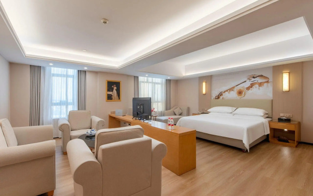 Vienna International Hotel ( Shunde Jun'anBiguiyuan Golf Club）