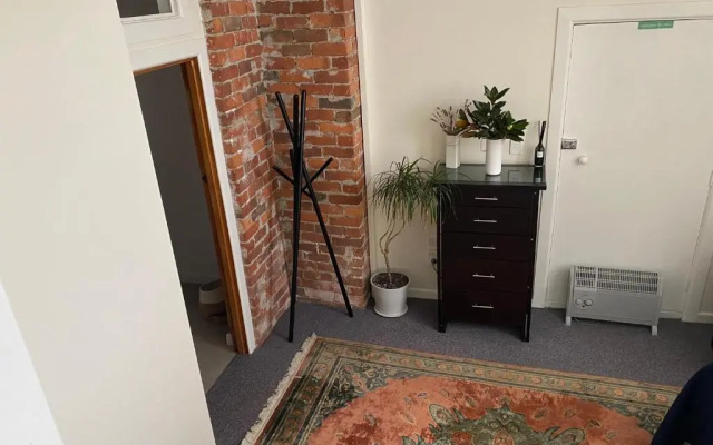 Private, Comfortable Studio.