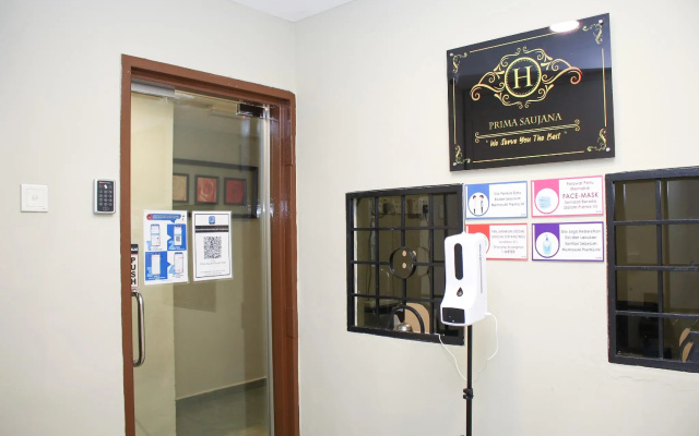 OYO 90338 Prima Saujana Budget Hotel