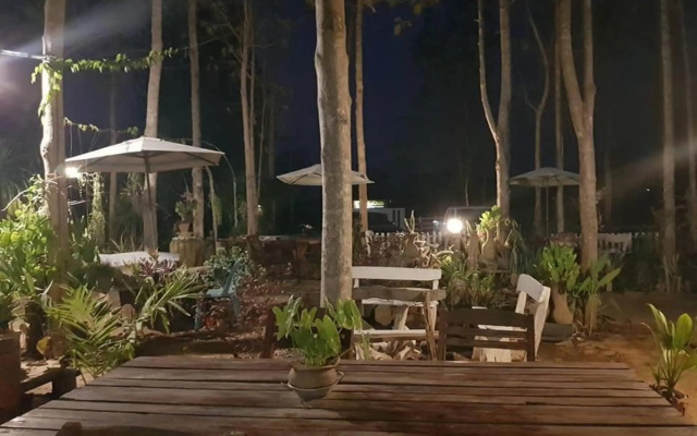 Banrai Jomthong Resort