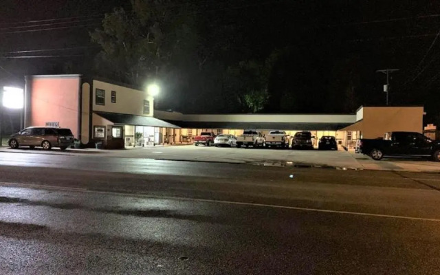 Relax Inn Motel