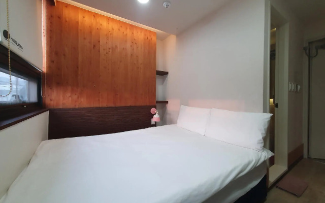 Bound Hostel
