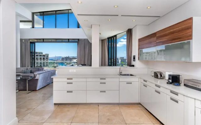 The Marina Family Penthouse - 710