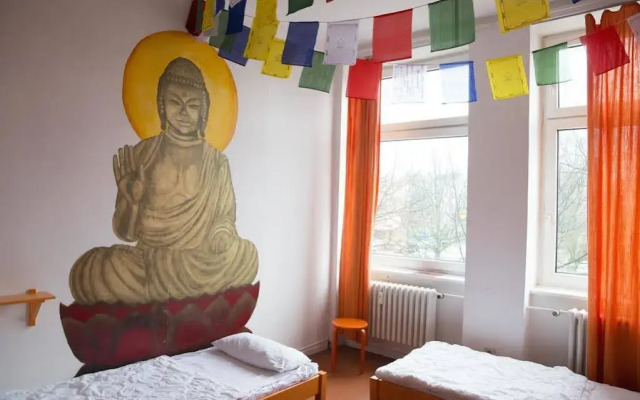 instant Sleep Backpacker Hostel