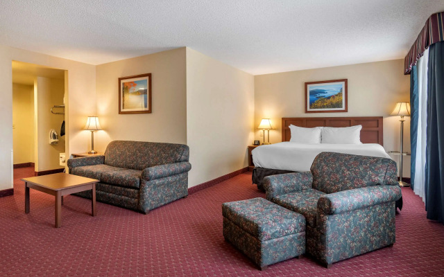 Wingate by Wyndham Lake George