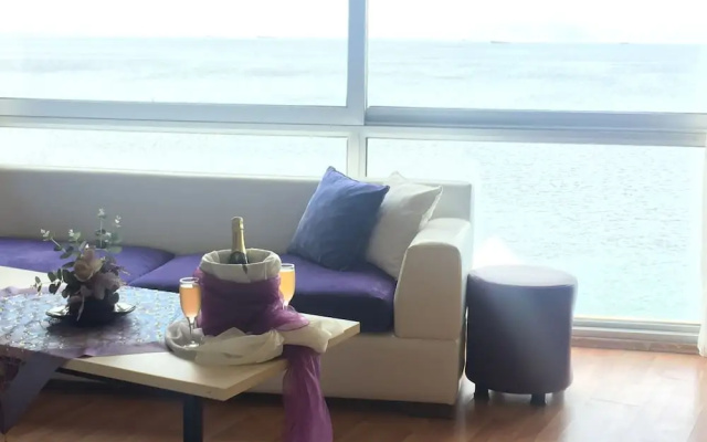 Club Rose Bay Hotel