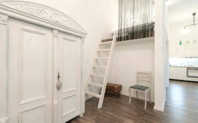 Central hipster flat