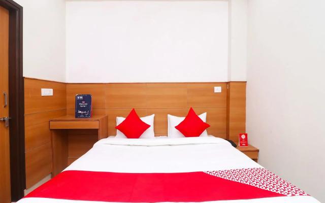 OYO 28087 Hotel Aerosky