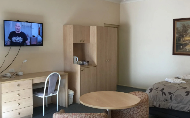 Country Gardens Motor Inn