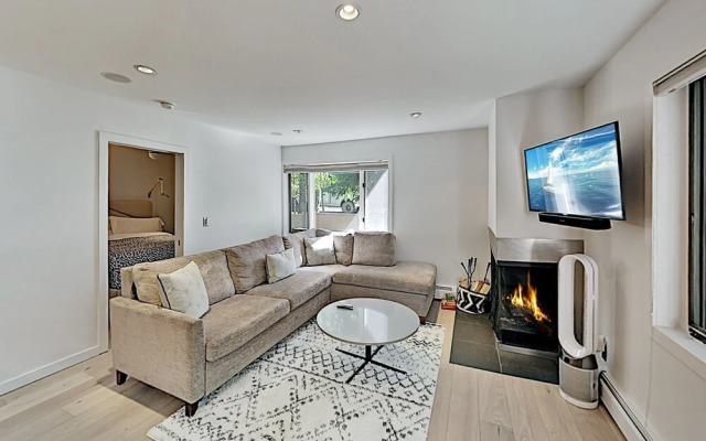 790whall 1 Bedroom Condo