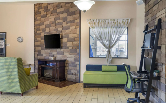 Quality Inn & Suites Delaware South