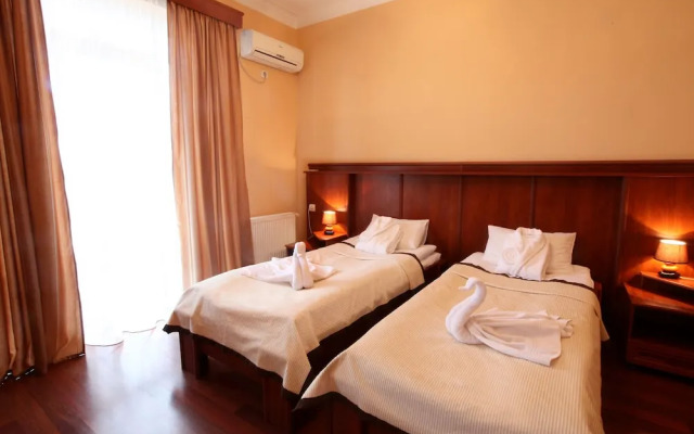 Aristocrat Hotel