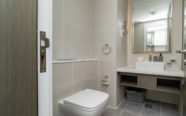 Sleek Studio in Privé with Stunning Canal View