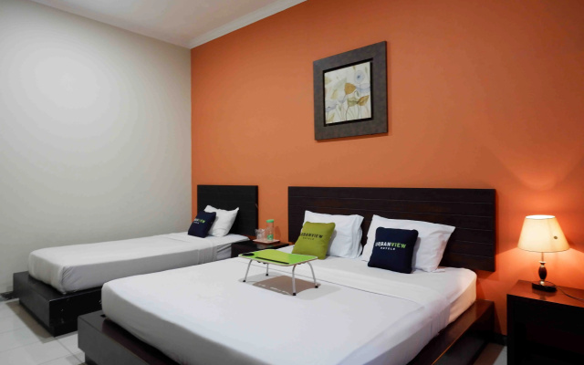 Urbanview Hotel Solo Tiara