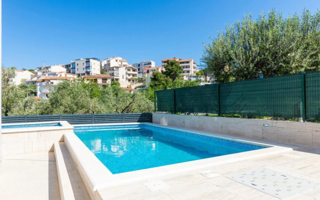 Beautiful Home in Podstrana With Wifi and 1 Bedrooms
