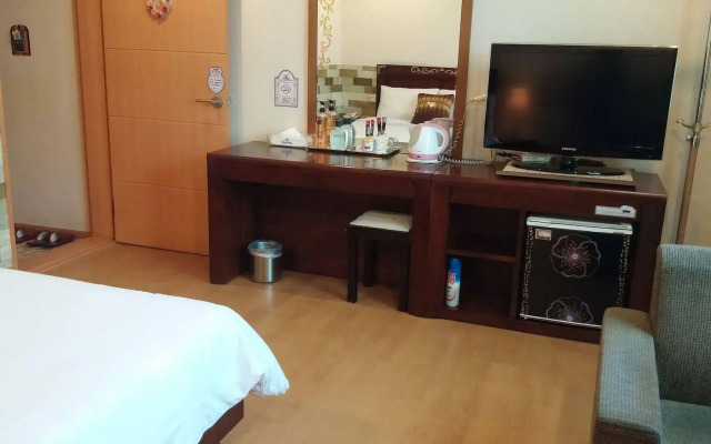 December Hotel