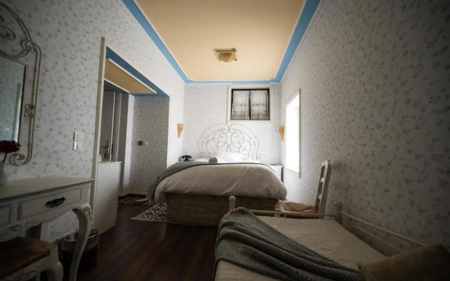 Anagennisis Hotel