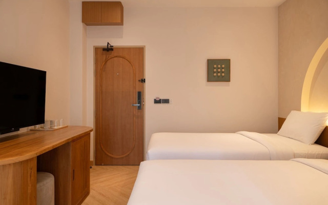 Taupe Hotel