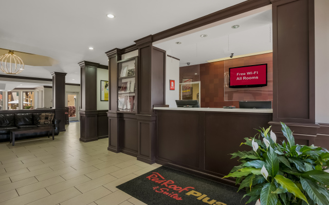 Red Roof Inn PLUS+ & Suites Knoxville West-Cedar Bluff