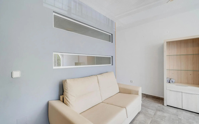 Snug holiday home in Villamartin with garden