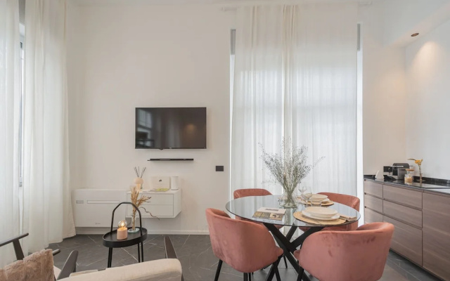 Piccola Como Lotus With 1 Bathrooms