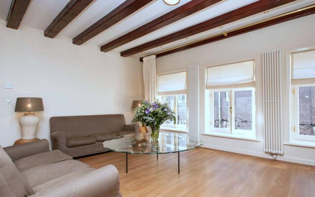 Апартаменты Leidse Square City Center Apartments комната для гостей