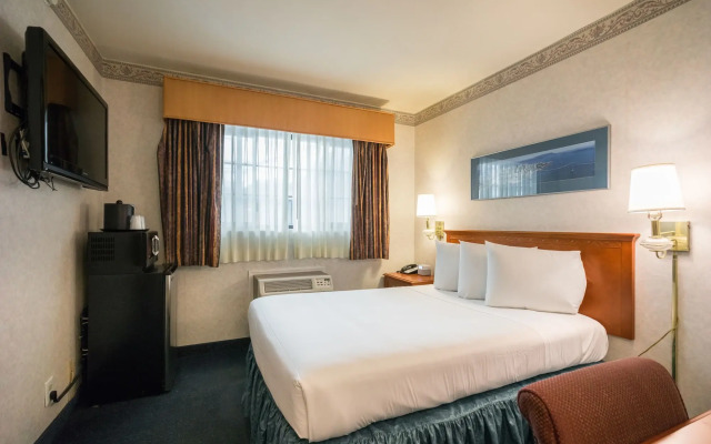 Nob Hill Motor Inn