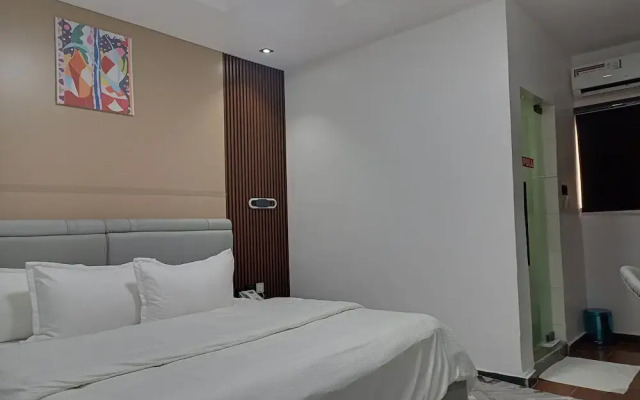 Hotel Thirty Five