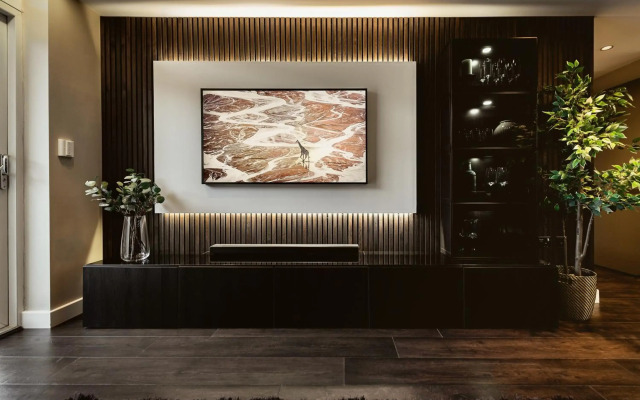The Acacia, Luxury with Private Balcony + Parking