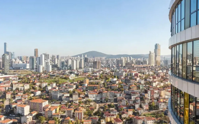Charming Flat with Gorgeous City View in Atasehir