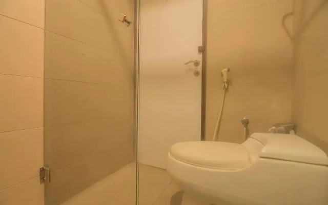 RedDoorz Plus @ Cipaganti Street 3