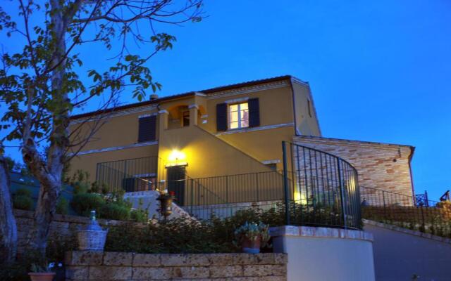 Отель Villa Scuderi Реканати вид на фасад