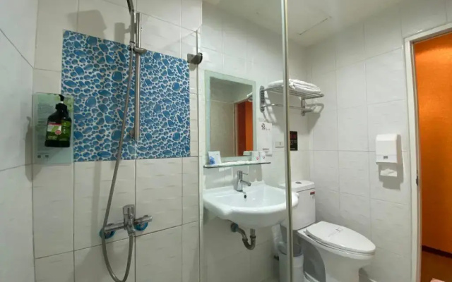 Huaxiang Hotel - Zuoying