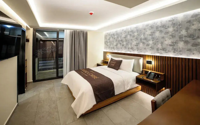 HOTEL GRAND LORBE by JAMM