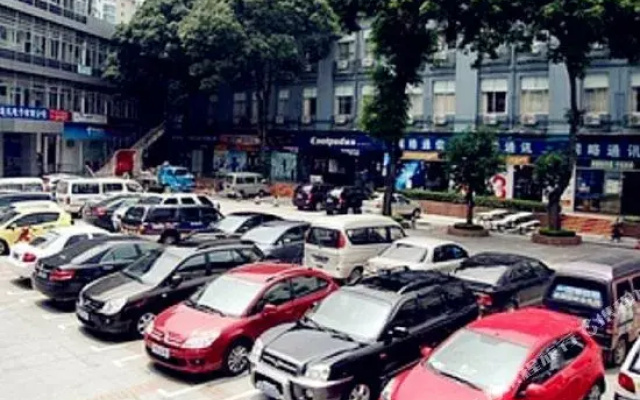 U-Chain Bagui Hotel (Nanning Chaoyang Square Metro Station Yinxiang City Branch)