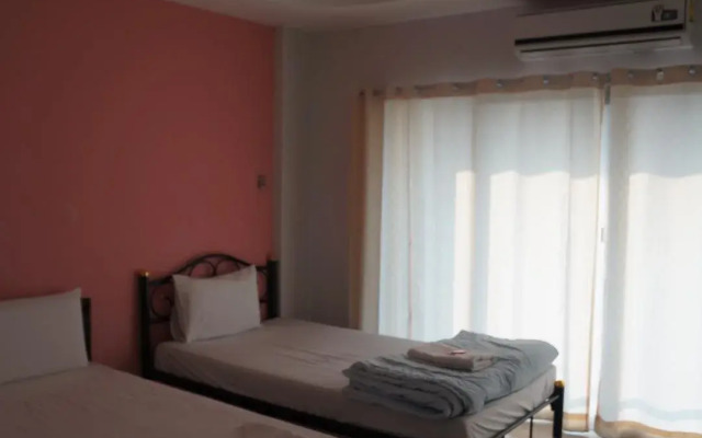 Siriwan Grand Garden Apartment