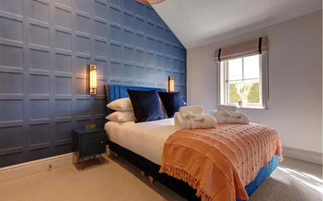 The Railway Hotel by Barefoot Retreats